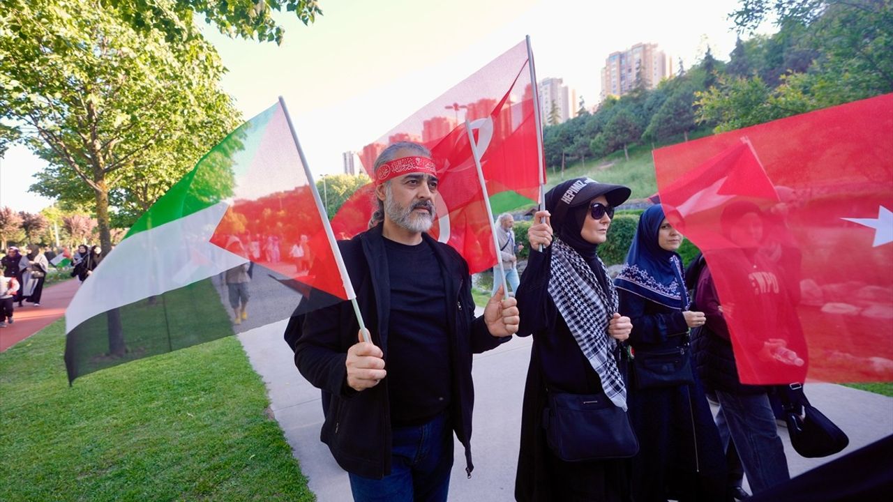 İstanbul'da Özgür Gazze Yürüyüşü Gerçekleşti