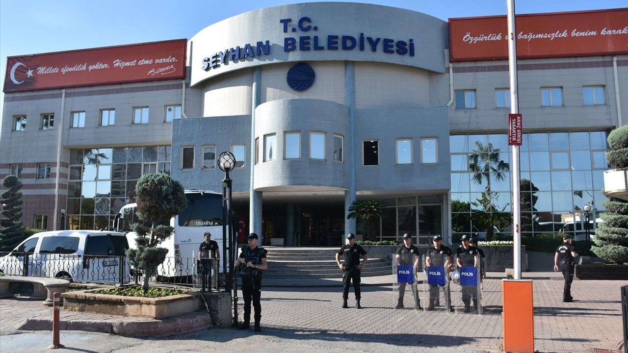 İstanbul'da Yolsuzluk Operasyonu: 30 Gözaltı
