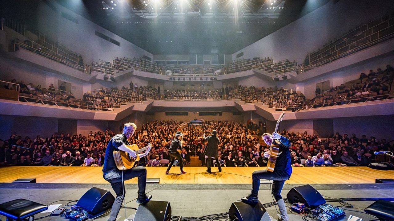 İtalyan Grubu 40 Fingers İstanbul'da Konser Verecek