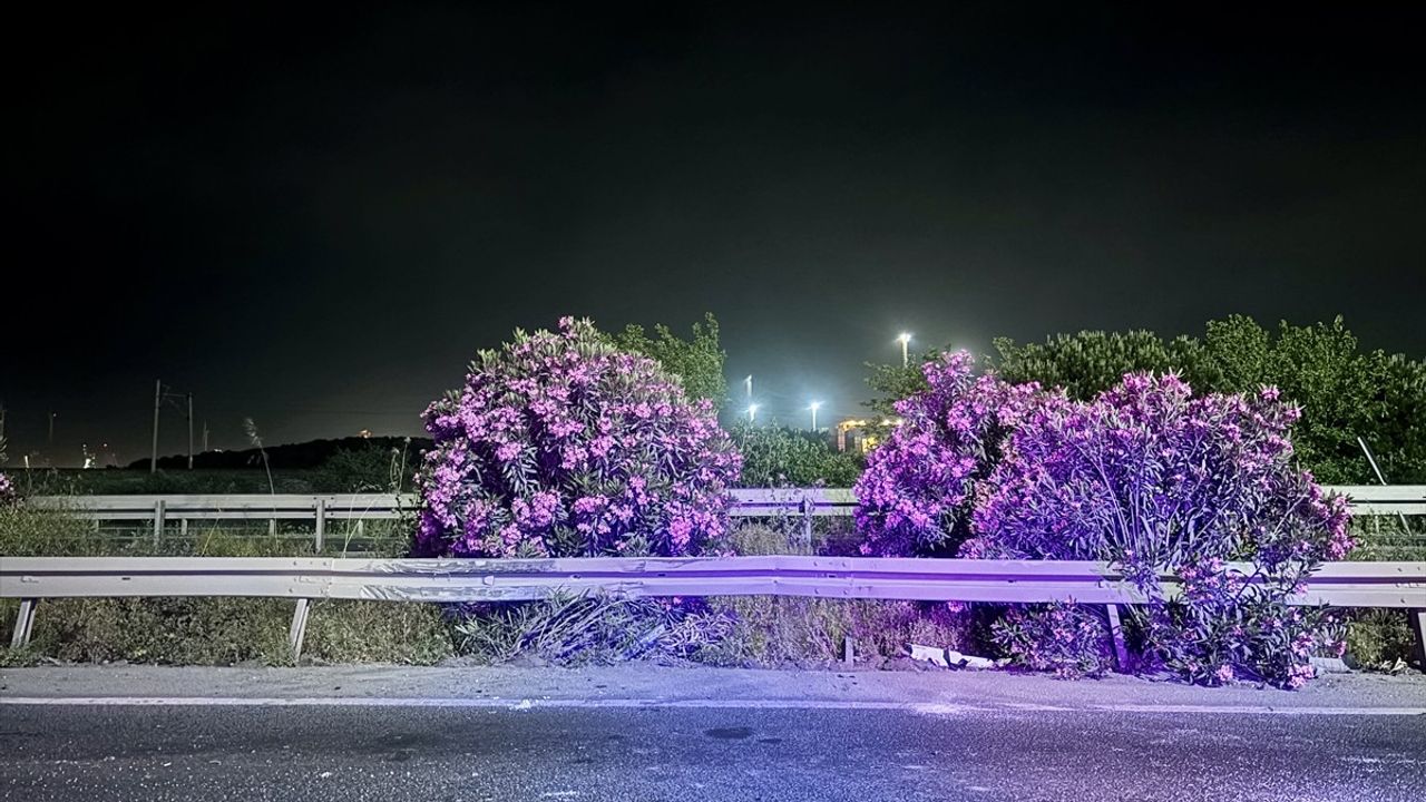 İzmir Aliağa'da Tır Kazası: 2 Yaralı