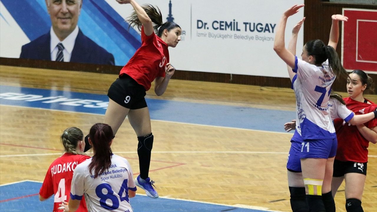 Kadınlar Süper Lig Play-Off: Yenimahalle Belediyespor İzmir'i Geçti