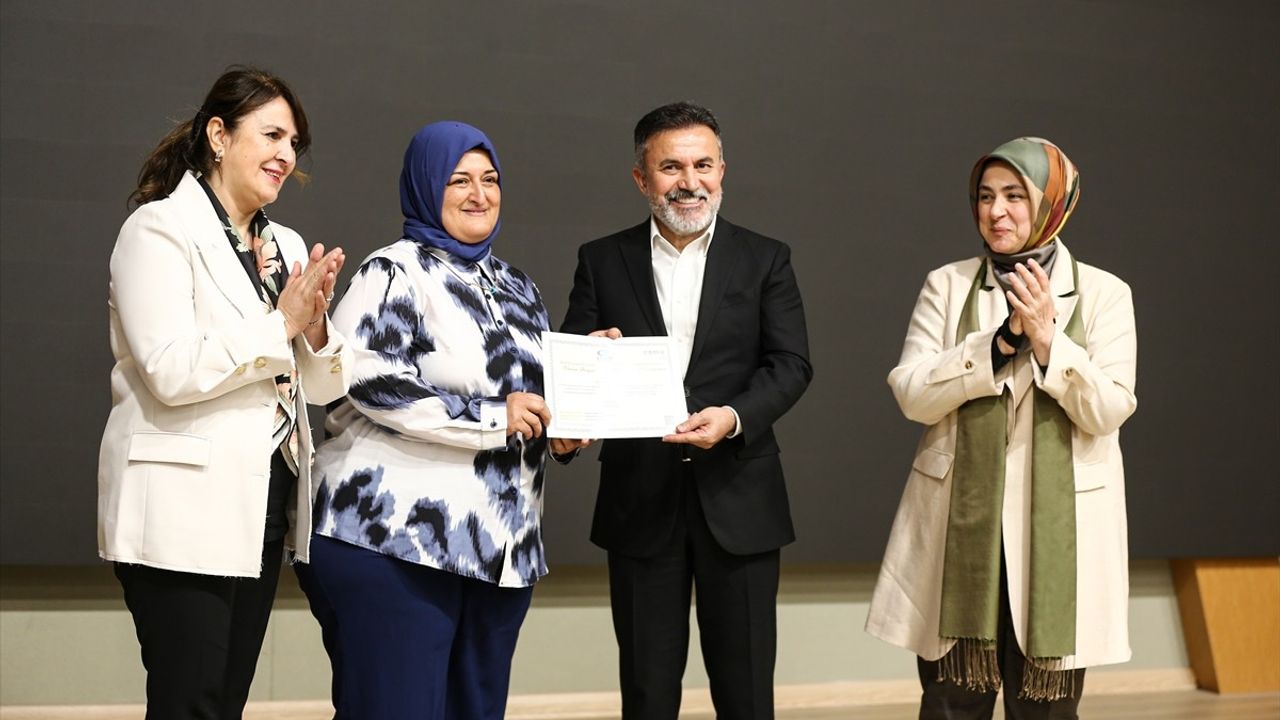 Kadınların Güçlenmesi İçin Adana'da Önemli Adımlar Atıldı