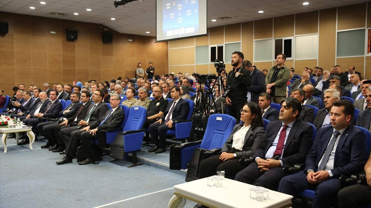 Kamu Başdenetçisi Akarca'nın Bitlis'teki Temasları
