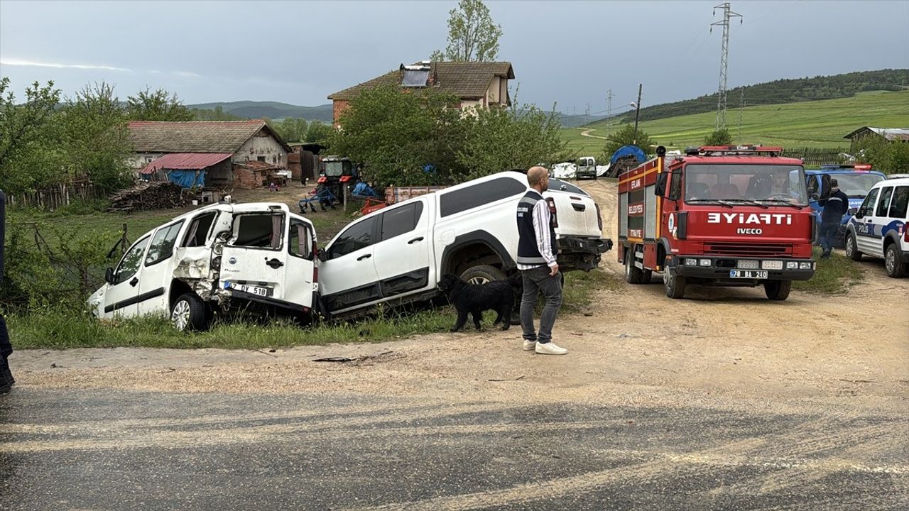 Karabük'te 4 Araçla Gerçekleşen Kazada 9 Yaralı