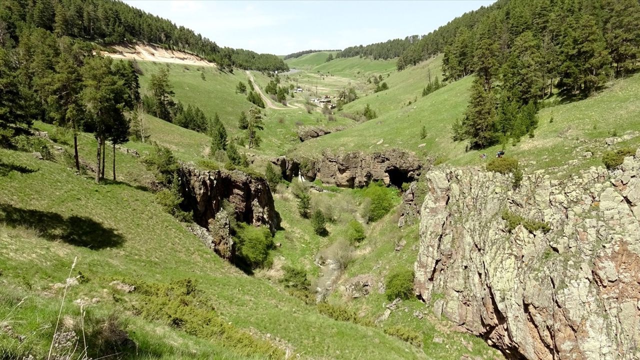 Kars'ta 19 Mayıs Etkinlikleri: Doğa Yürüyüşü ve Kaya Tırmanışı