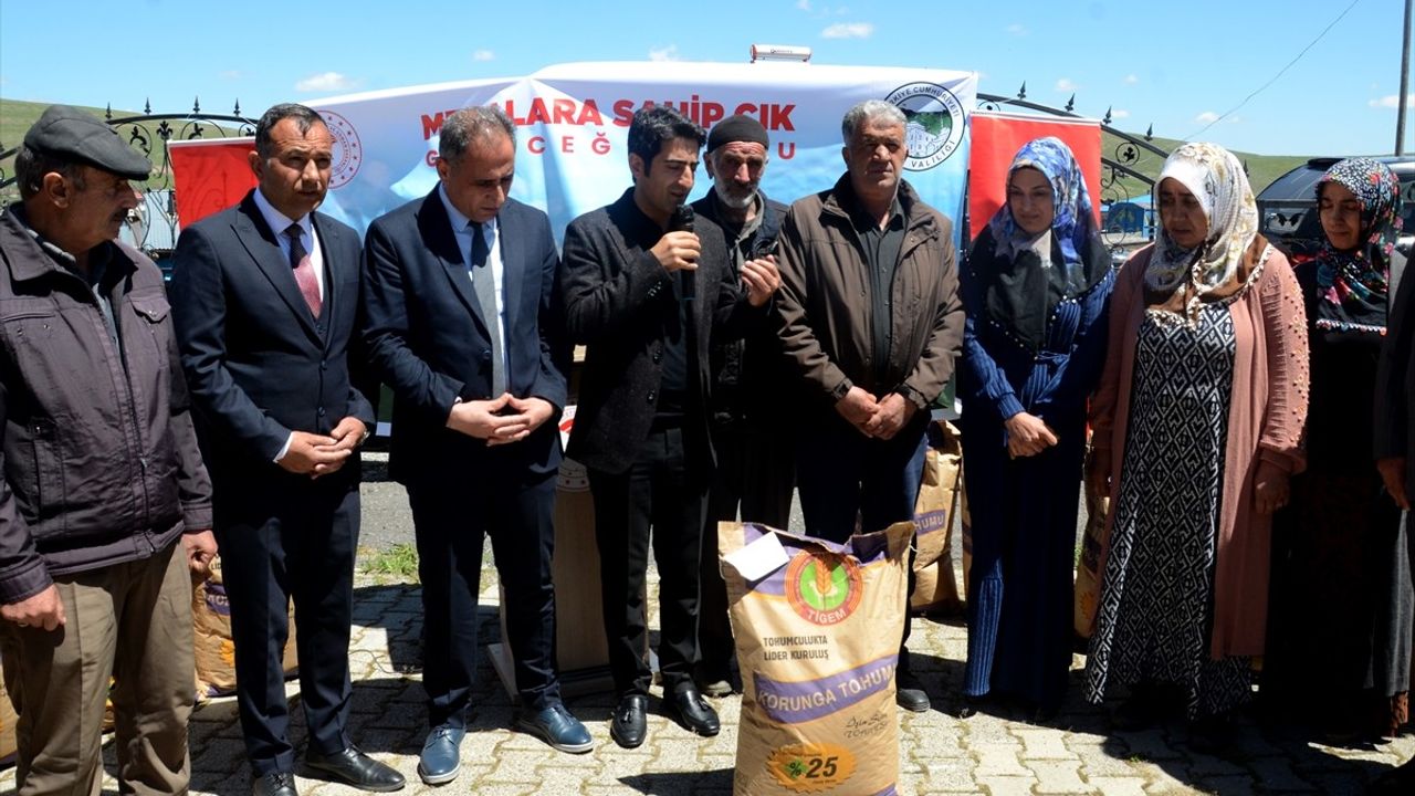 Kars'ta Çiftçilere 60 Ton Ücretsiz Korunga Tohumu Dağıtıldı