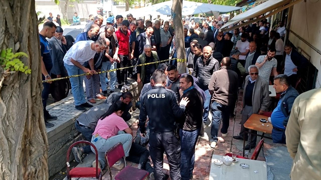 Kars'ta Silahlı Kavga: 4 Yaralı