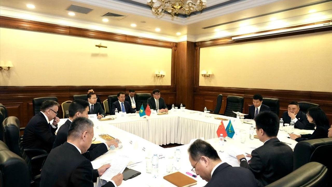 Kazakistan ve Çin Arasında Yeni Tren Seferleri Başlatılıyor