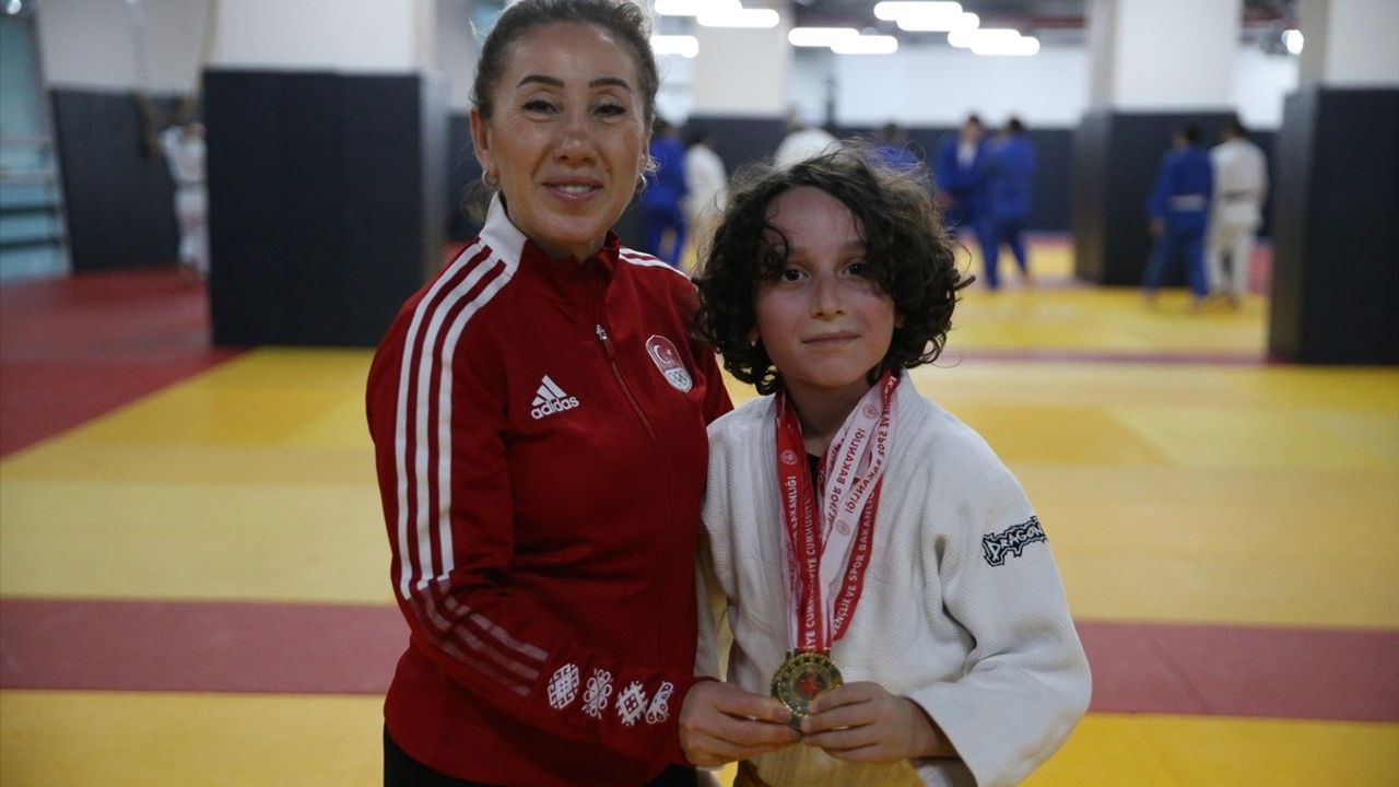 Kerem Gündoğdu, Yıldızlar Judo Balkan Şampiyonası'na Hazırlanıyor