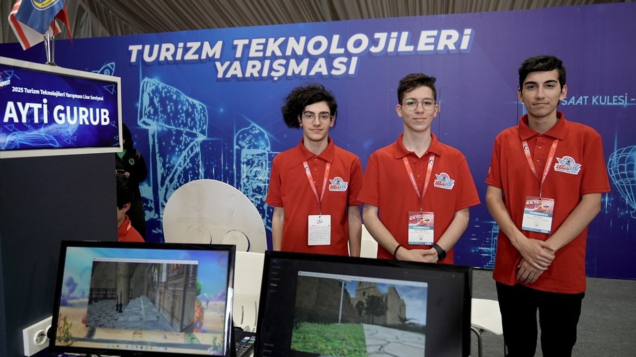 Kıbrıslı Öğrenciler Sanal Gerçeklik Projesi İle Bellapais Manastırı'nı Tanıtıyor