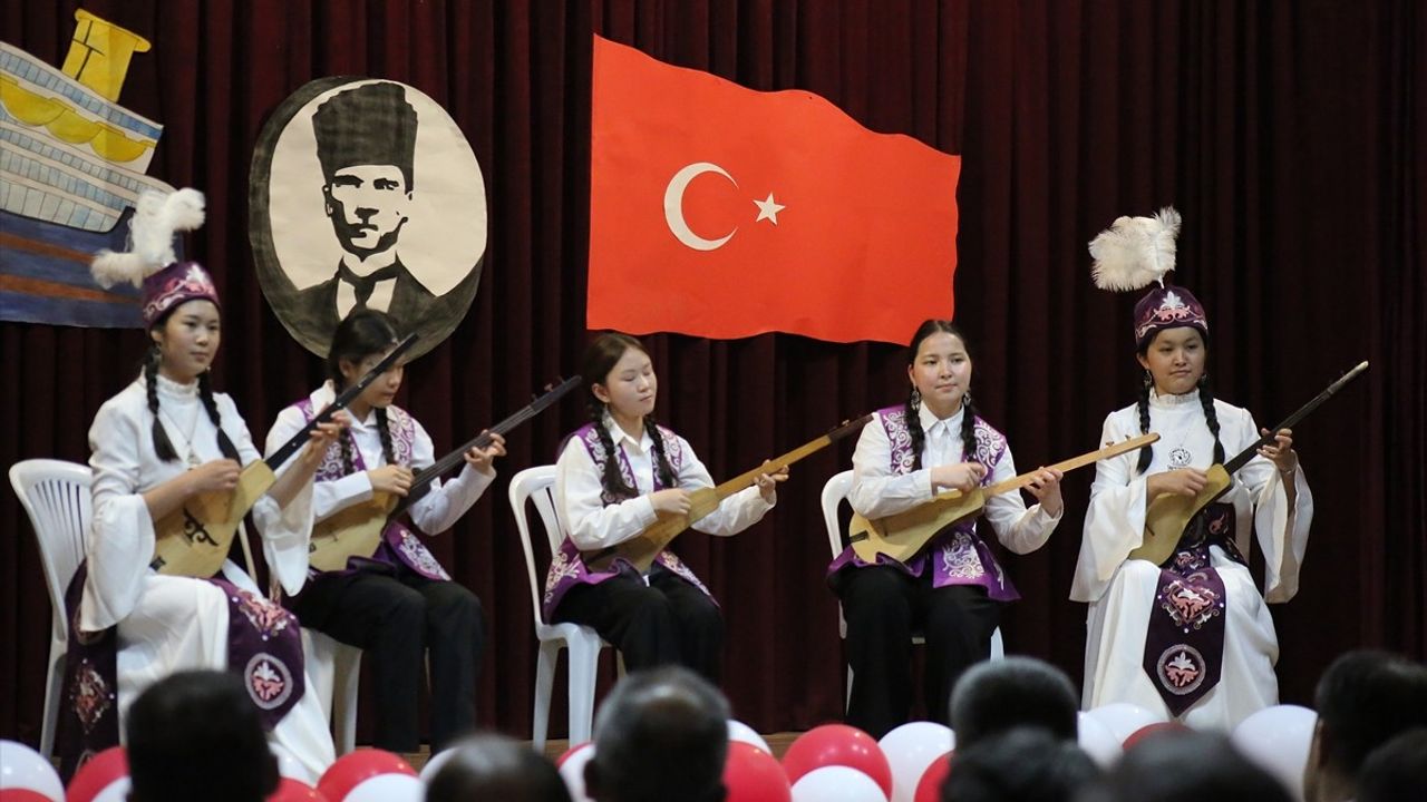 Kırgızistan'da 19 Mayıs Bayramı Coşkuyla Kutlandı