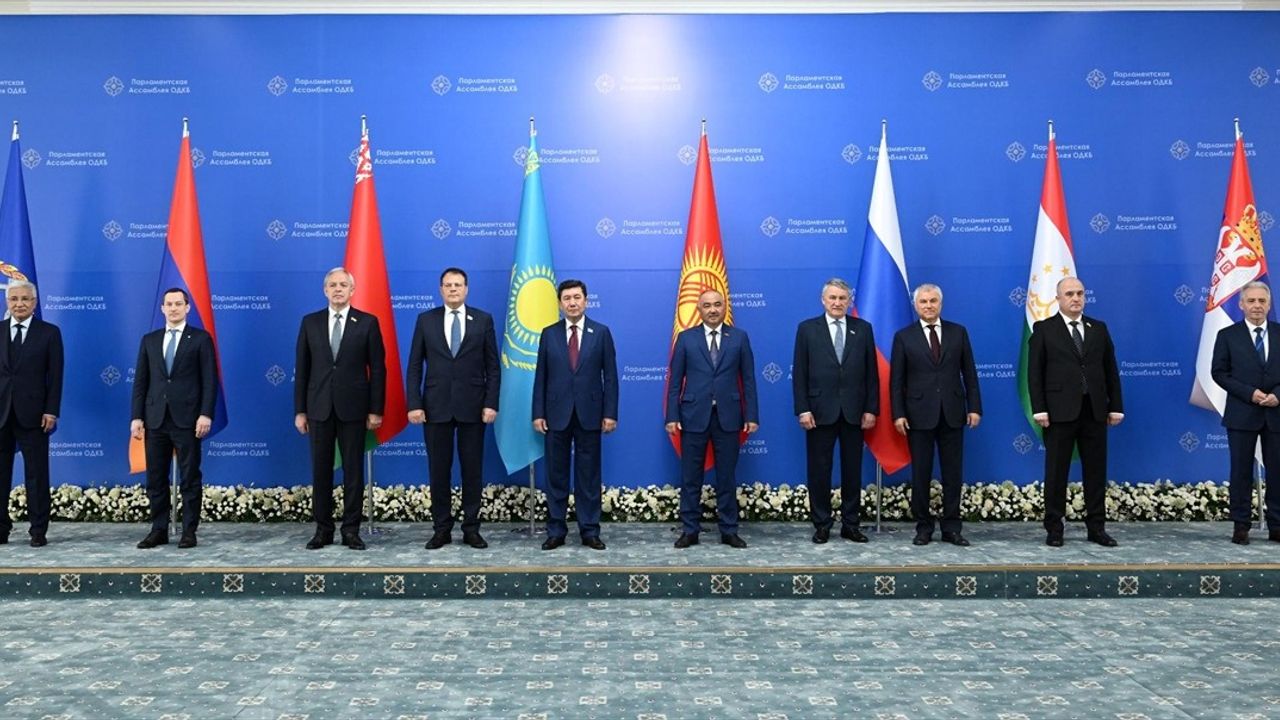 Kırgızistan'da KGAÖ Parlamenterler Meclisi Toplandı