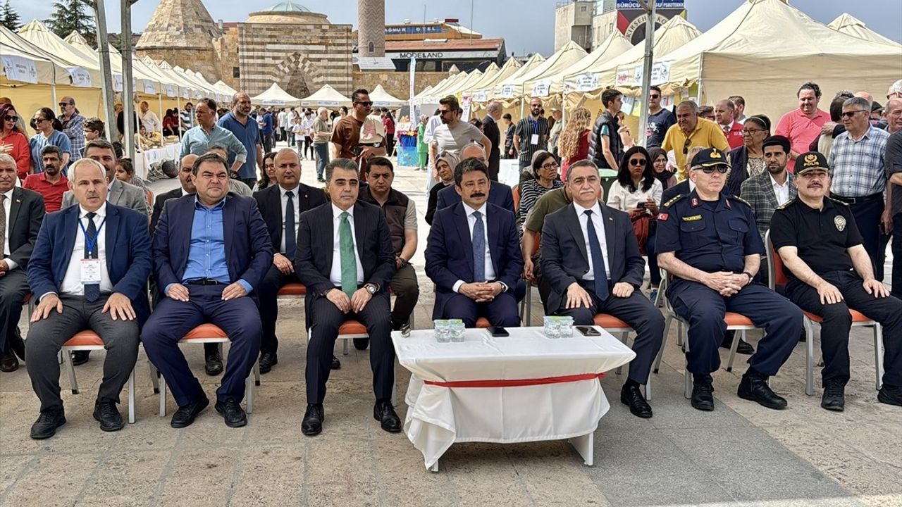 Kırşehir'de Cacabey Uzay ve Bilim Şenliği Başladı