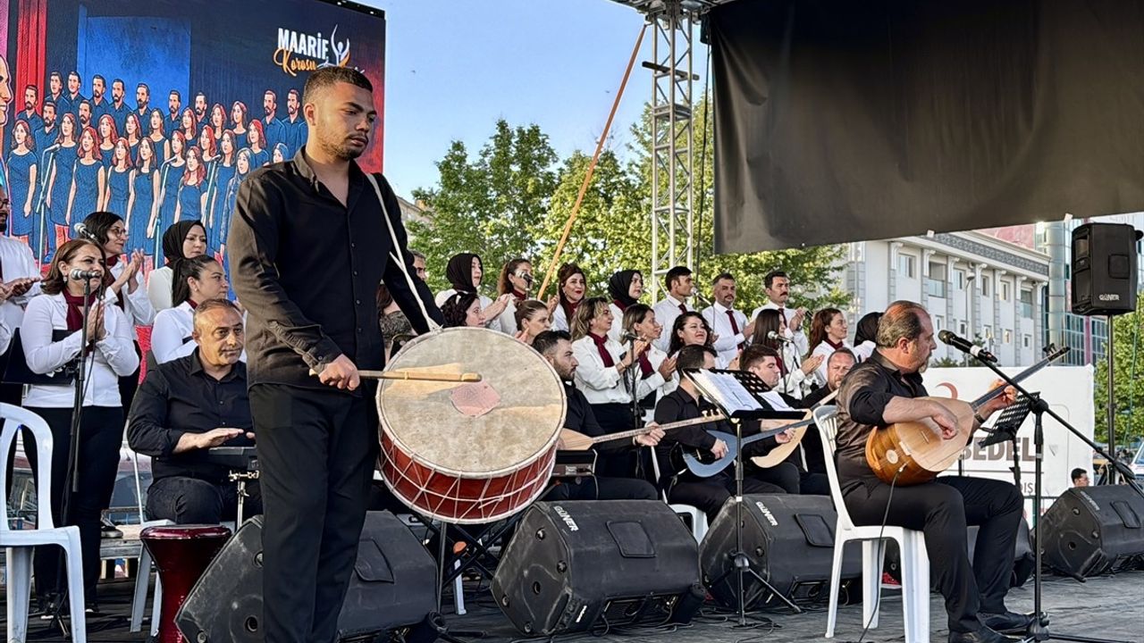 Kırşehir'de Maarif Korosu Konseri: Milli Eğitim Bakan Yardımcısı Yelkenci Katıldı