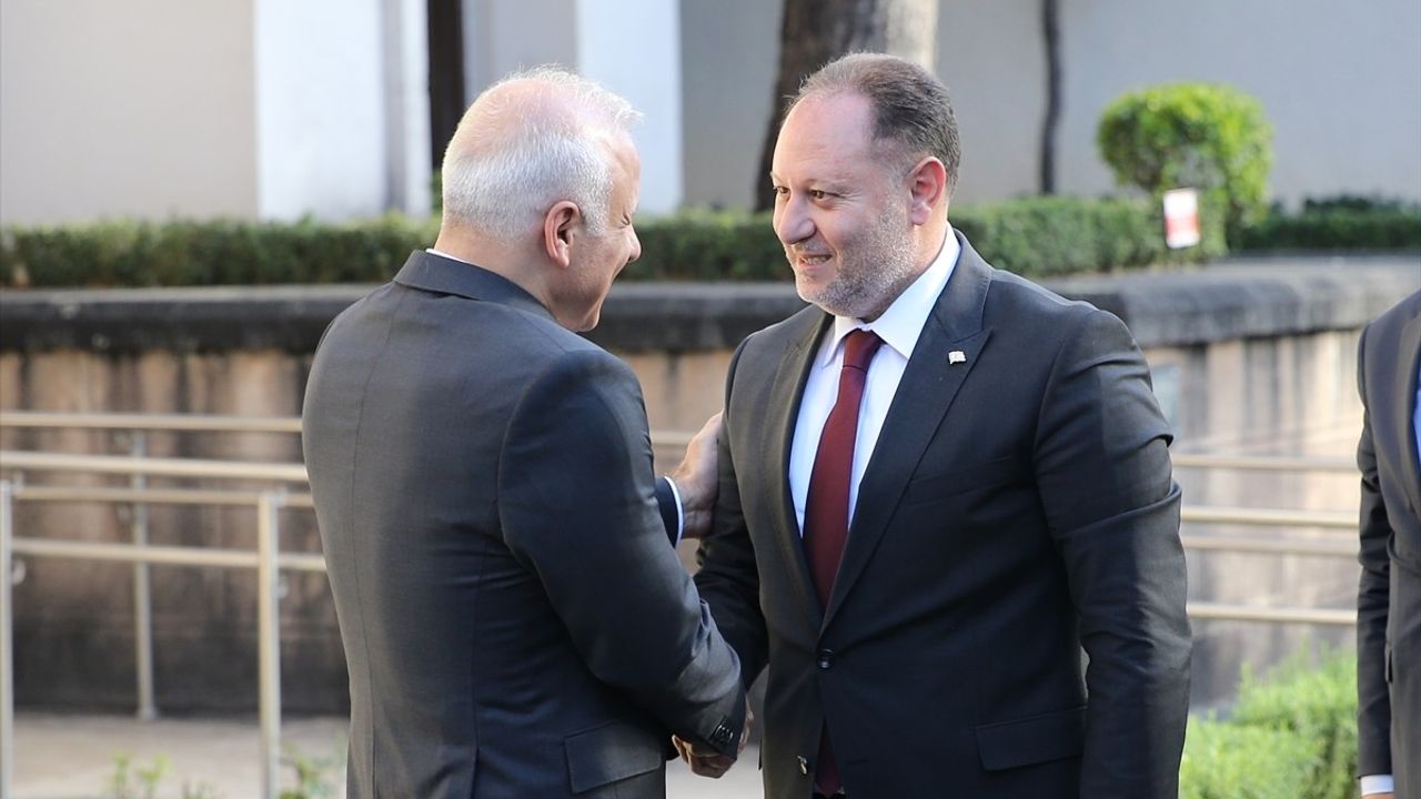 KKTC Cumhuriyet Meclisi Başkanı Öztürkler, Diyarbakır'da Terörsüz Türkiye Vurgusunda Bulundu