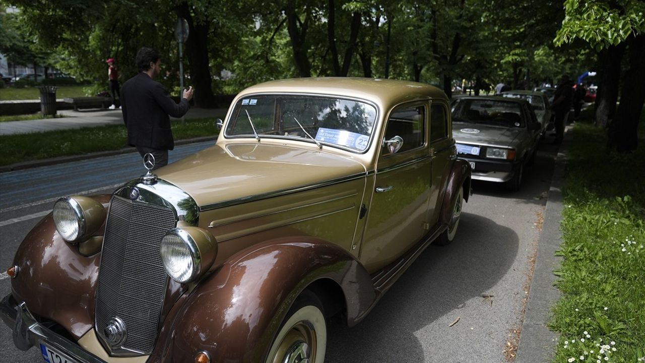 Klasik Otomobil Tutkunları Saraybosna’da Buluştu