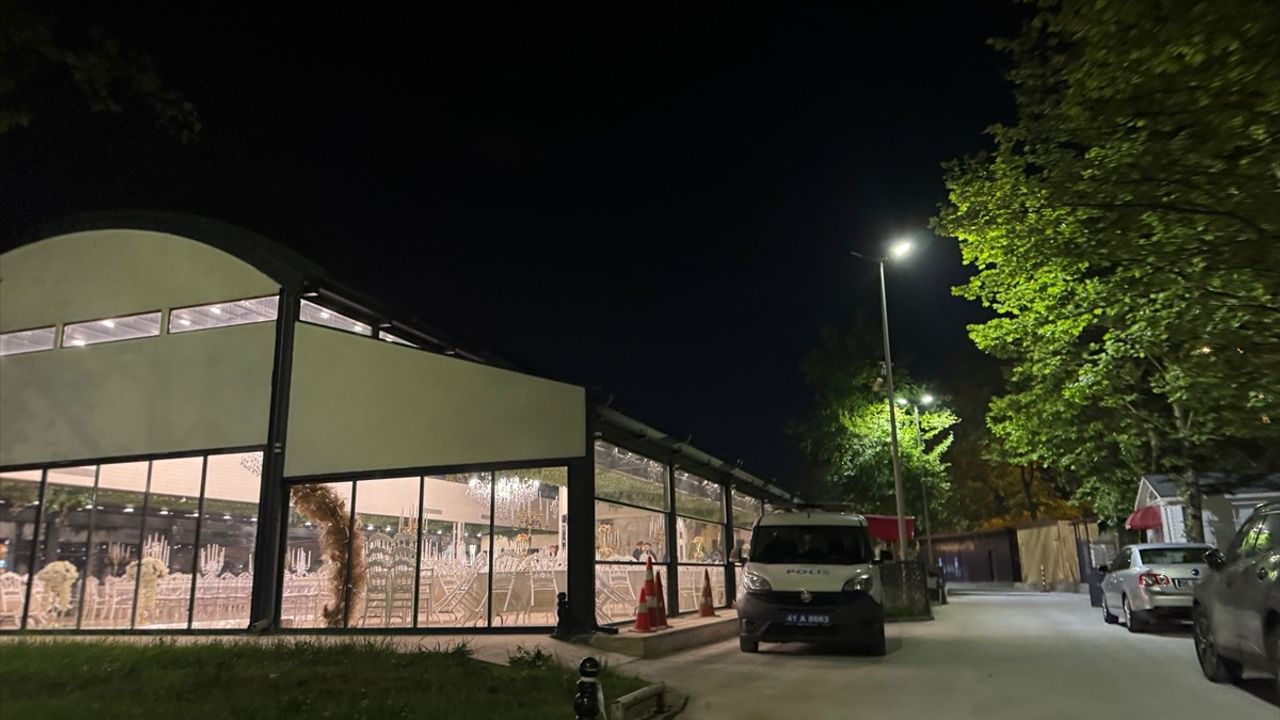 Kocaeli'de Kına Gecesinde Disco Topu Düşmesi: 3 Yaralı