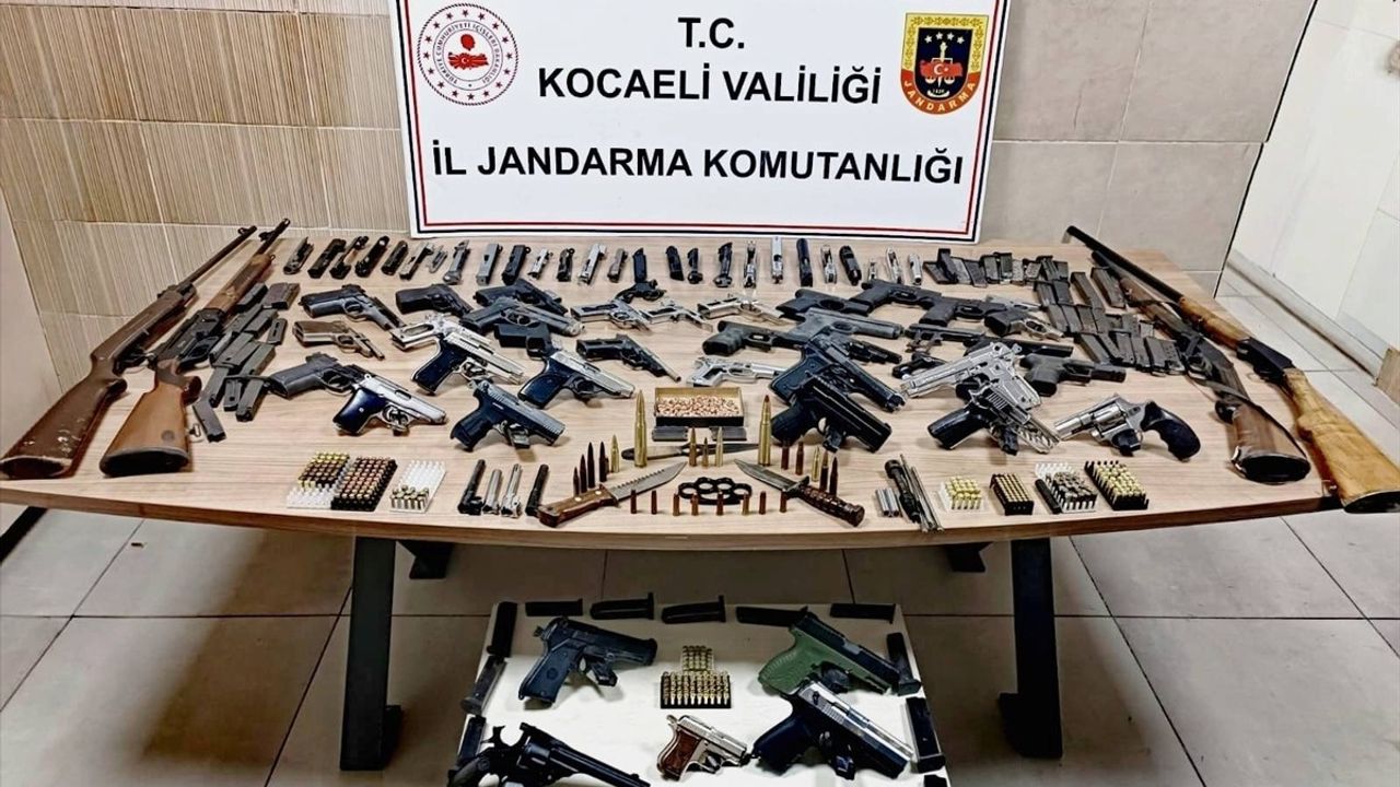 Kocaeli'de Ruhsatsız Silah Operasyonu: 18 Adet Ele Geçirildi
