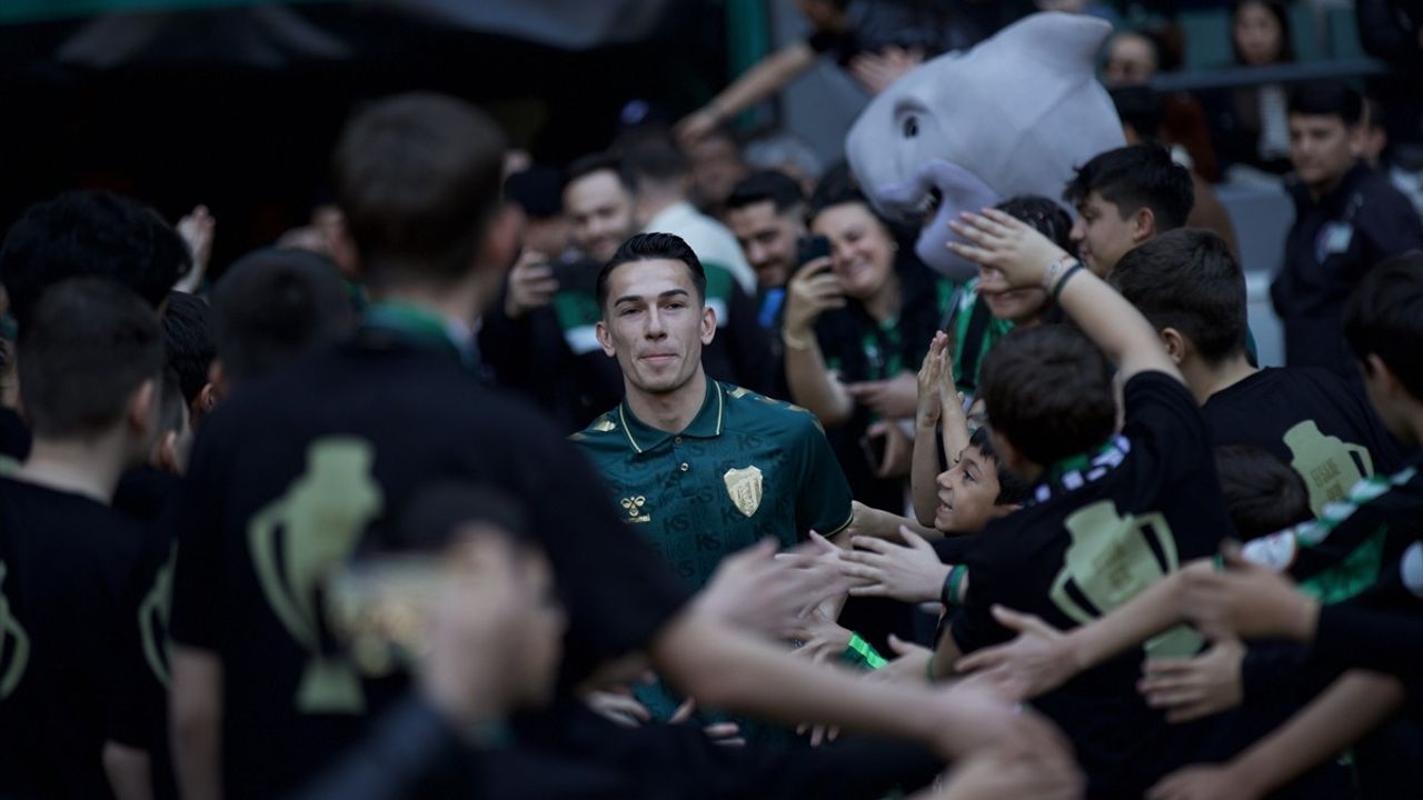 Kocaelispor Süper Lig'e Yükseldi