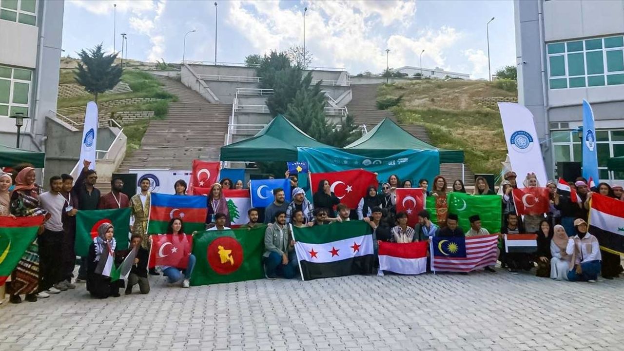 Konya'da Kültürel Etkileşim: Uluslararası Öğrenciler Tanıtım Yaptı