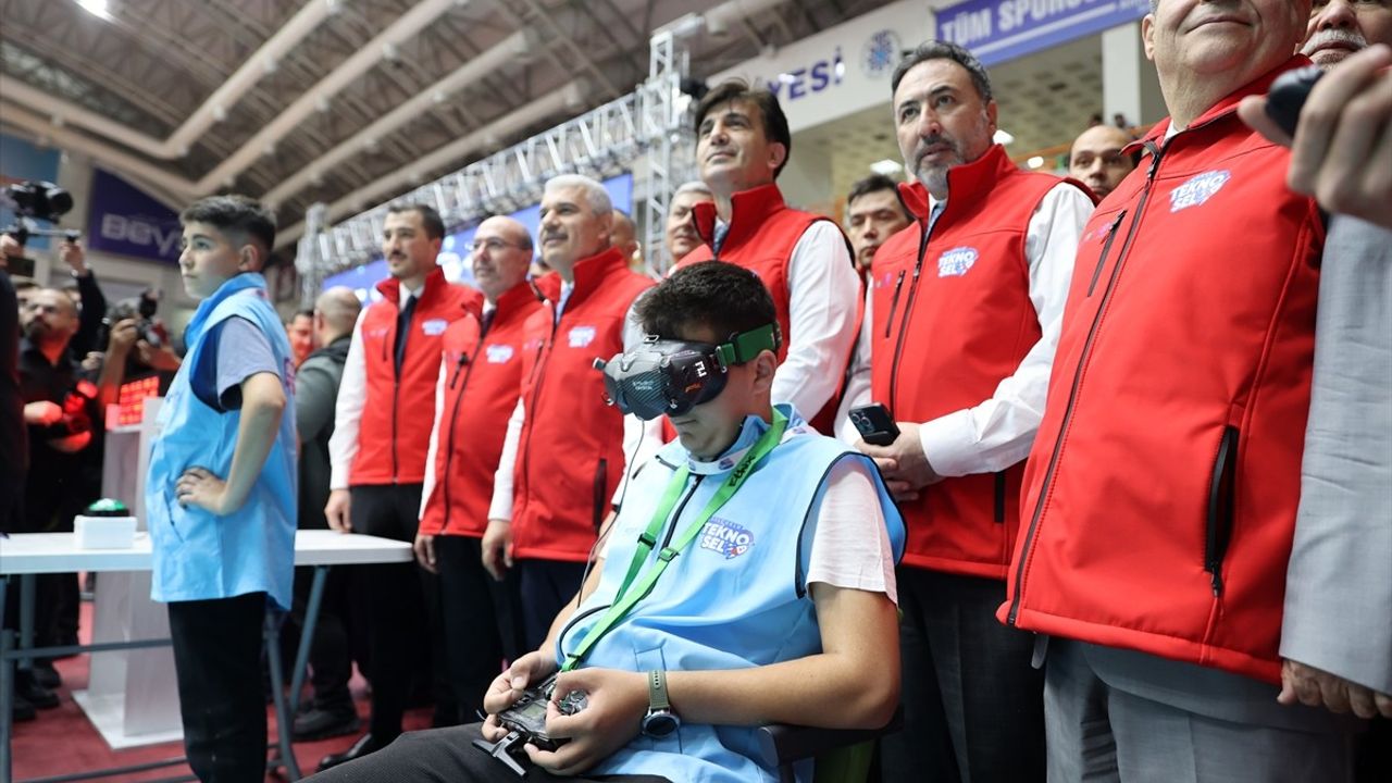 Konya'da TEKNO-SEL 2025 Teknoloji ve Robot Yarışması Gerçekleşti