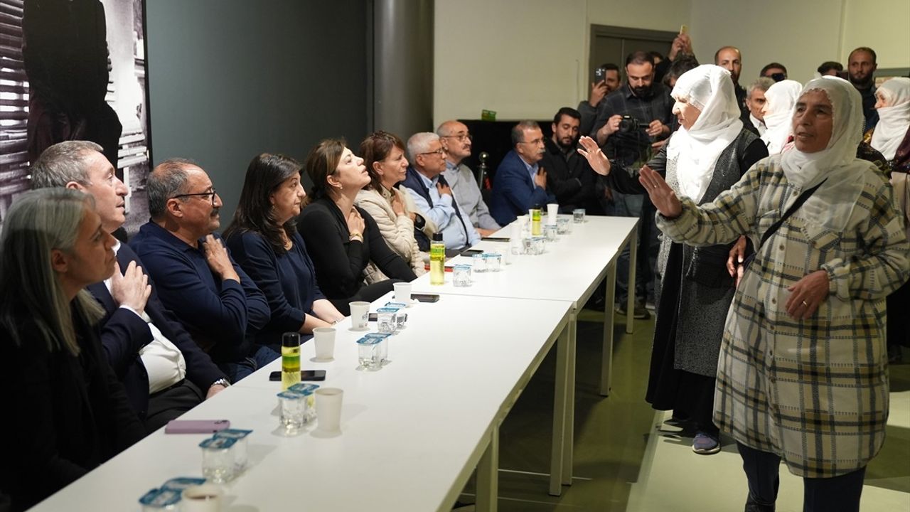 Küçükçekmece'de Hırsızlık Güvenlik Kamerasında Kaydedildi