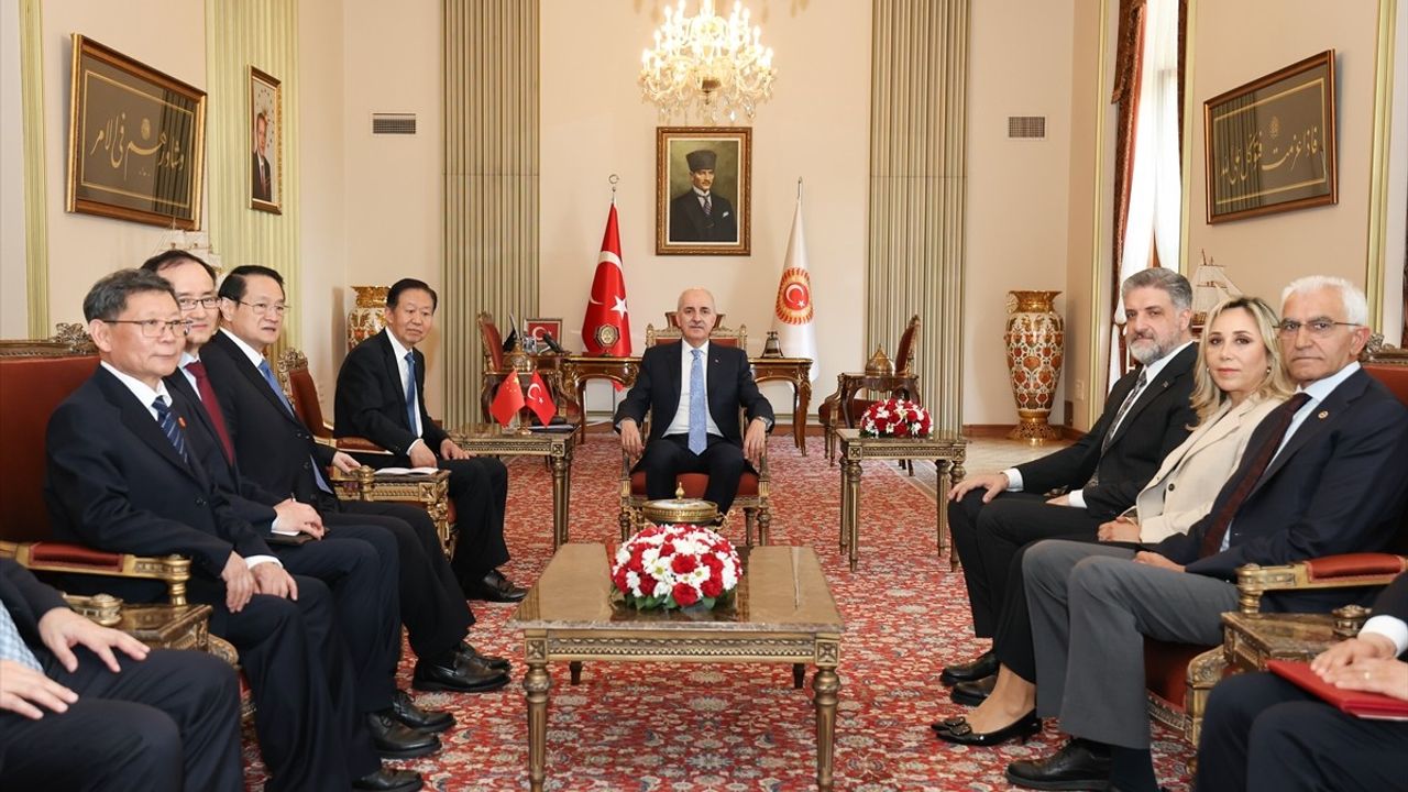 Kurtulmuş, Çinli Yetkili Şiao'yu Kabul Etti