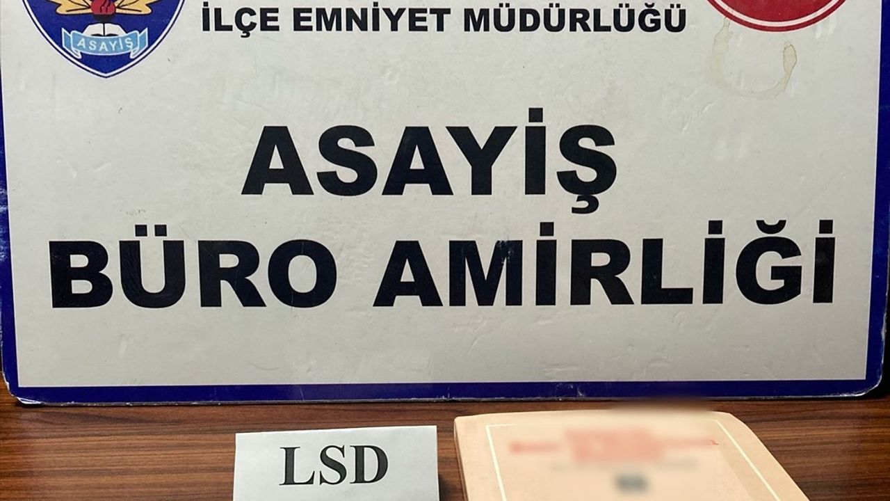 Kütahya'da Uyuşturucu Operasyonu: Kitap Sayfalarında Saklanan Madde Yakalandı
