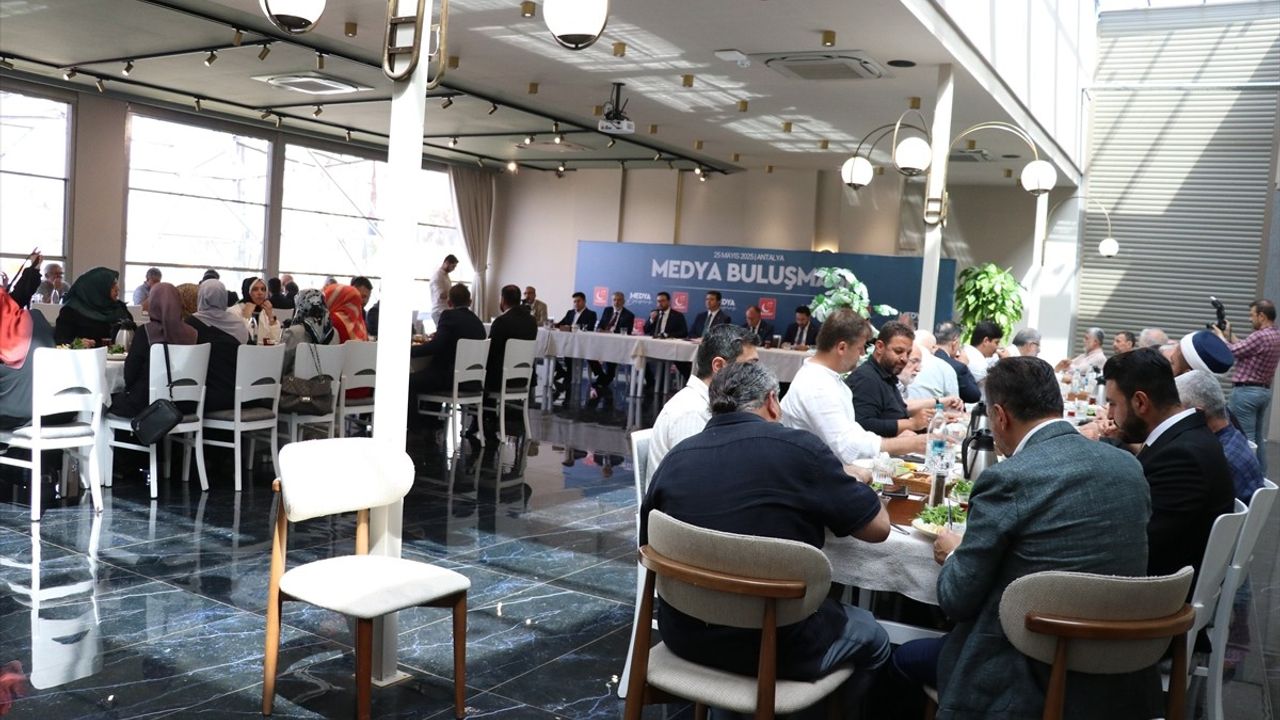 Mahmut Arıkan Antalya'da Medya Buluşmalarında Konuştu