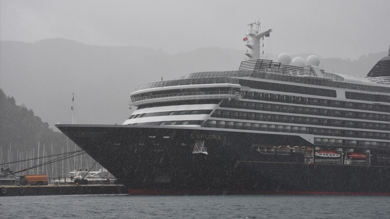 Marmaris'e Lüks Kruvaziyer ile Turist Akını