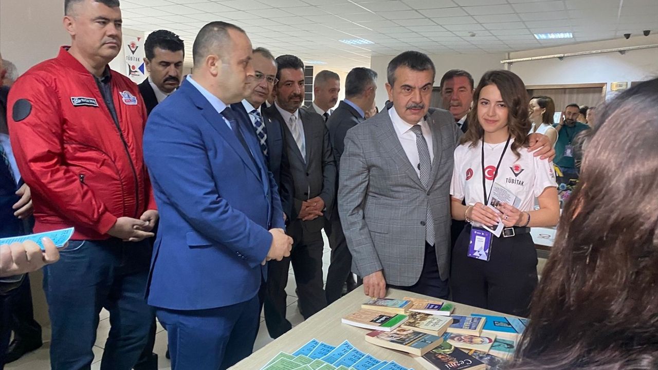 Milli Eğitim Bakanı Tekin Balıkesir'de Okul Ziyaretleri Gerçekleştirdi
