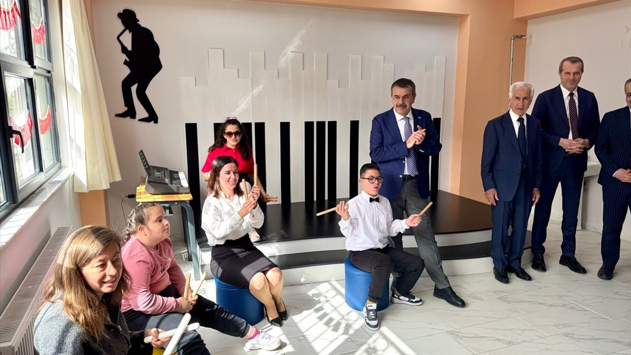 Milli Eğitim Bakanı Tekin, Kocaeli'de Özel Eğitim Okulunun Açılışını Gerçekleştirdi