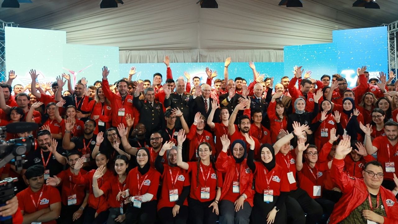 Milli Savunma Bakanı Güler, TEKNOFEST KKTC'de Gençlerle Buluştu
