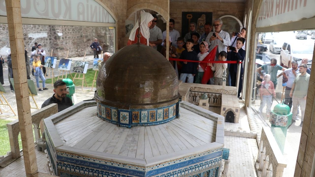Minia Kudüs Tırı Amasya'da Ziyarete Açıldı