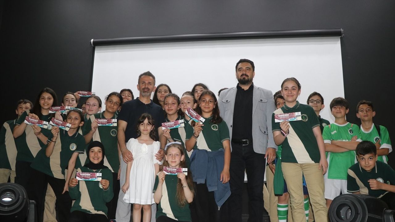Müzik ve Matematik Buluşması: Rize'de Öğrencilere Konser Verildi