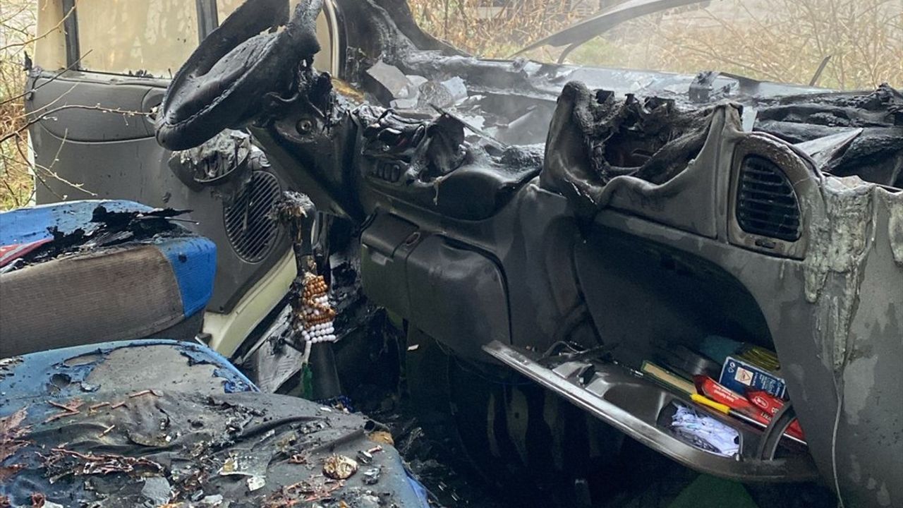 Nevşehir'de Seyir Halindeki Minibüs Alev Alev Yandı