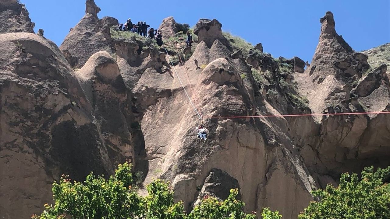 Nevşehir'de Sıcak Hava Balonu Kontrollü İniş Yaptı