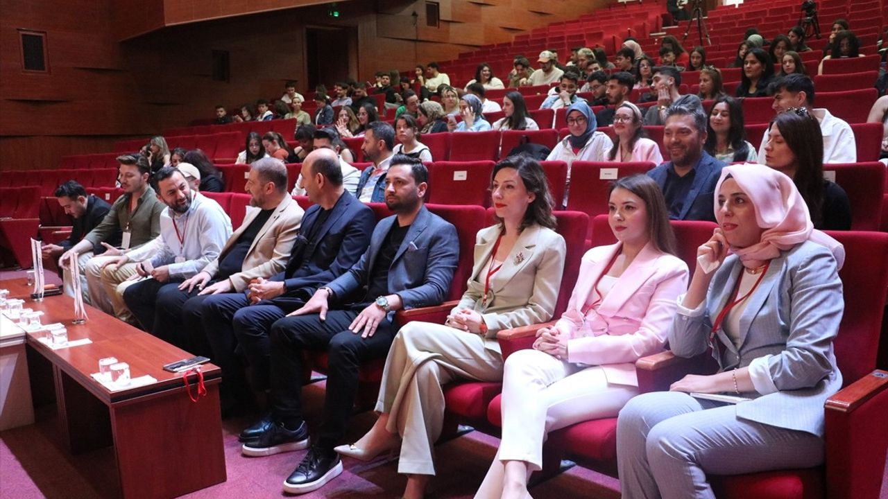 Niğde'de Kadraj İletişim Günleri Etkinliği