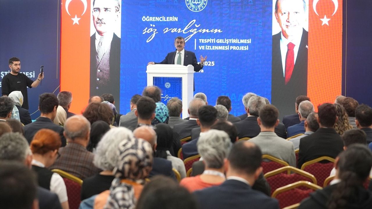 Öğrencilerin Dil Gelişimi İçin Yeni Proje Tanıtıldı