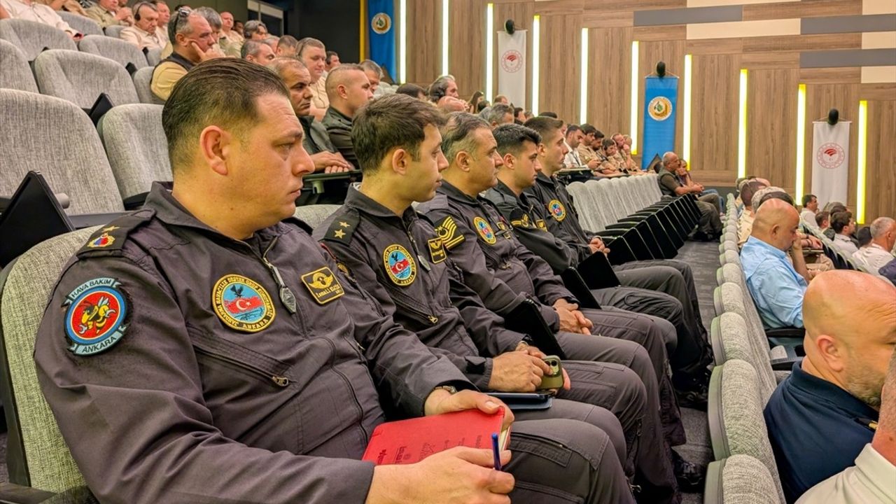 Orman Yangınlarıyla Mücadele İçin Pilotlara Eğitim Verildi