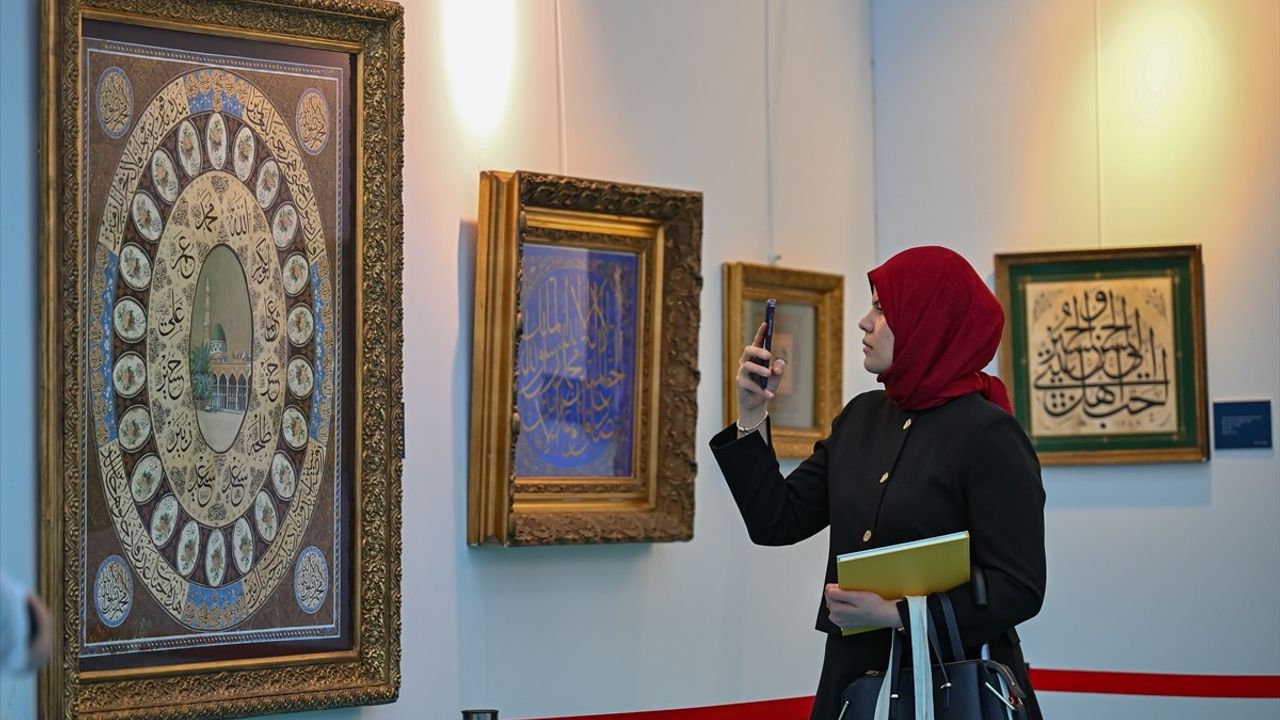 Osmanlı ve Modern Hat Sanatı Eserleri Ankara'da Sergilendi