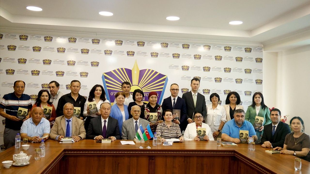 Özbekistan'da Haydar Aliyev Temalı Kitap Tanıtımı