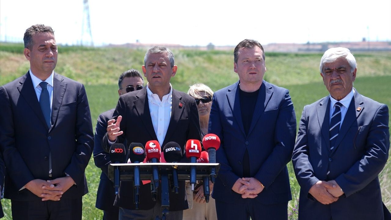 Özgür Özel'den İmamoğlu'na Destek Ziyareti