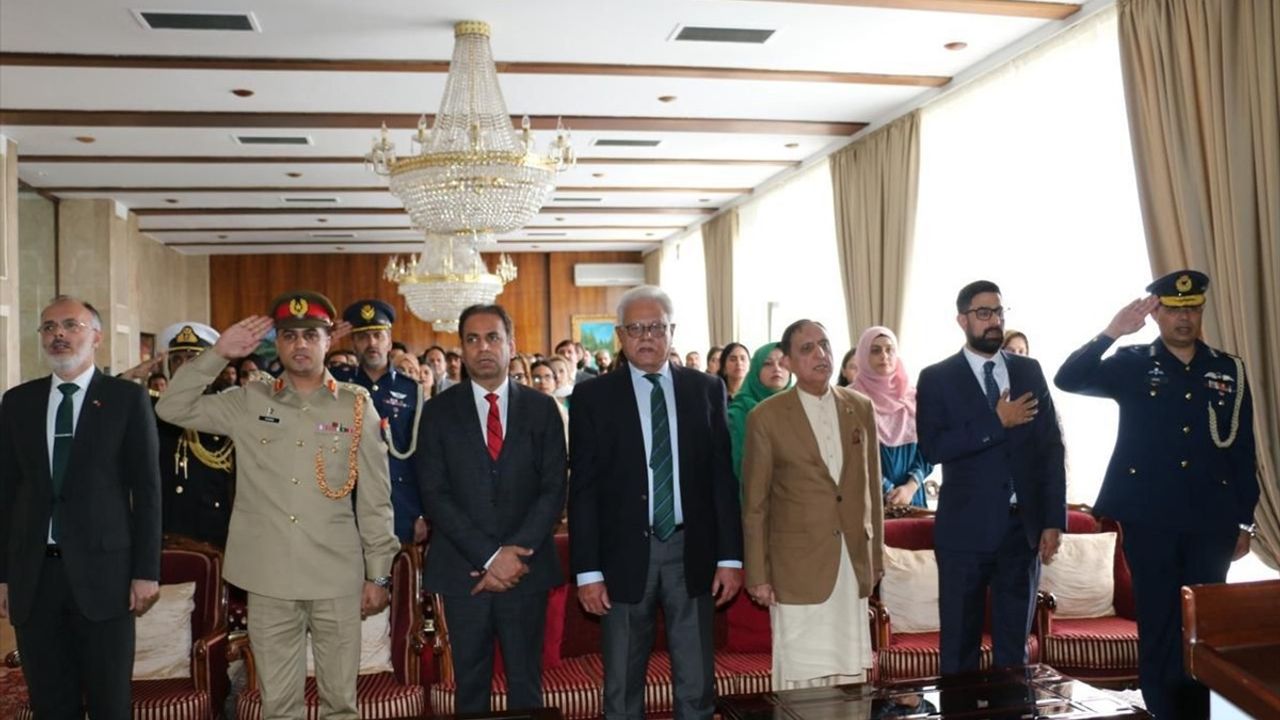 Pakistan'ın Şükran Günü Kutlaması