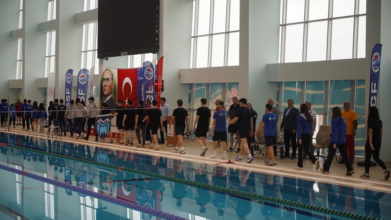 Paletli Yüzme Türkiye Şampiyonası ve Milli Takım Seçmeleri Edirne'de Sürüyor