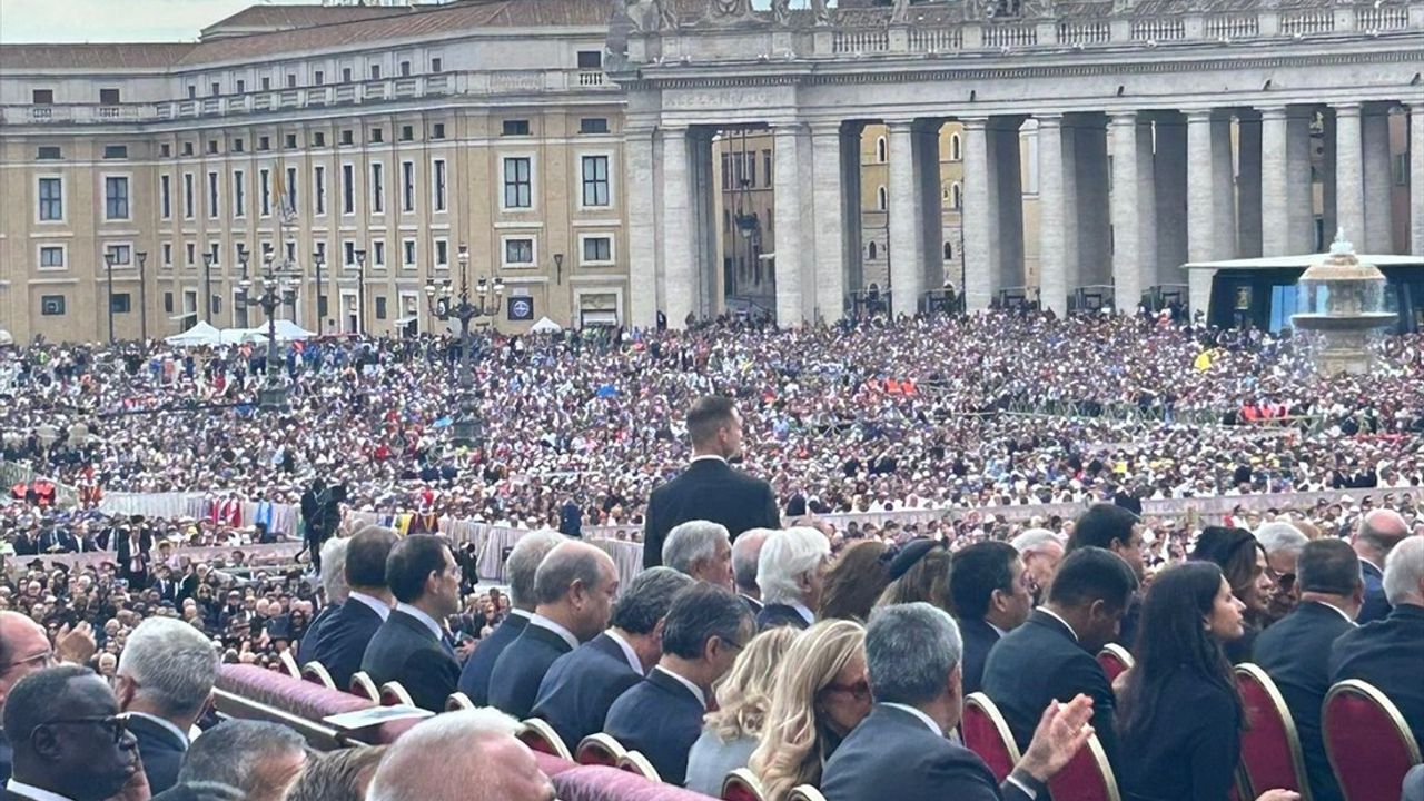 Papa 14. Leo Göreve Başladı