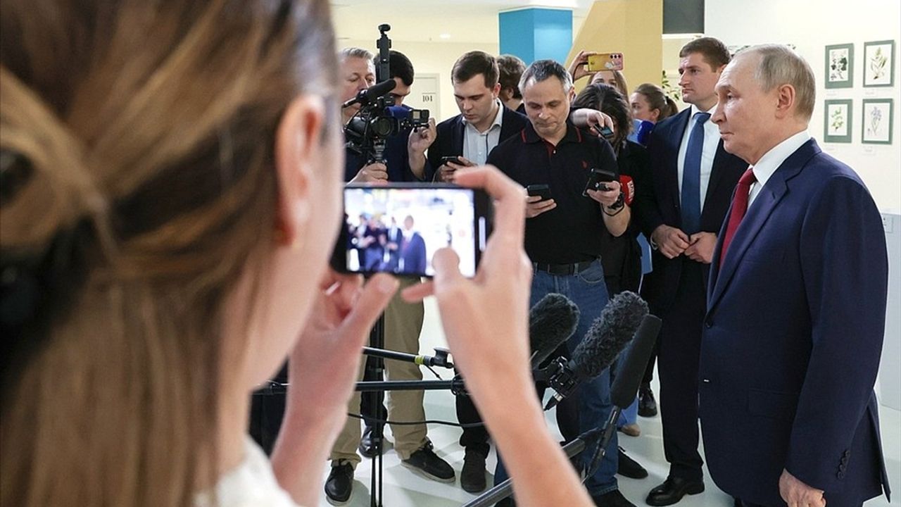 Putin ve Trump Arasındaki Yapıcı Görüşme