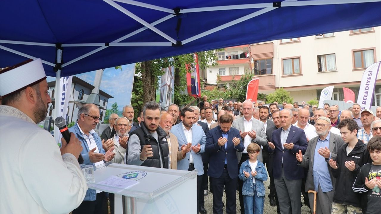 Rize'de Çarşı Mahallesi Camisi'nin Temeli Atıldı