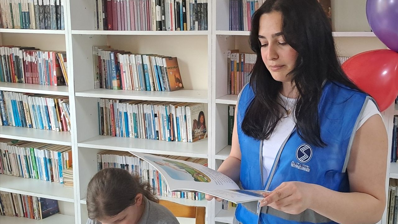 Sakarya'da Üniversite Öğrencilerinden Kütüphane Yenileme Projesi