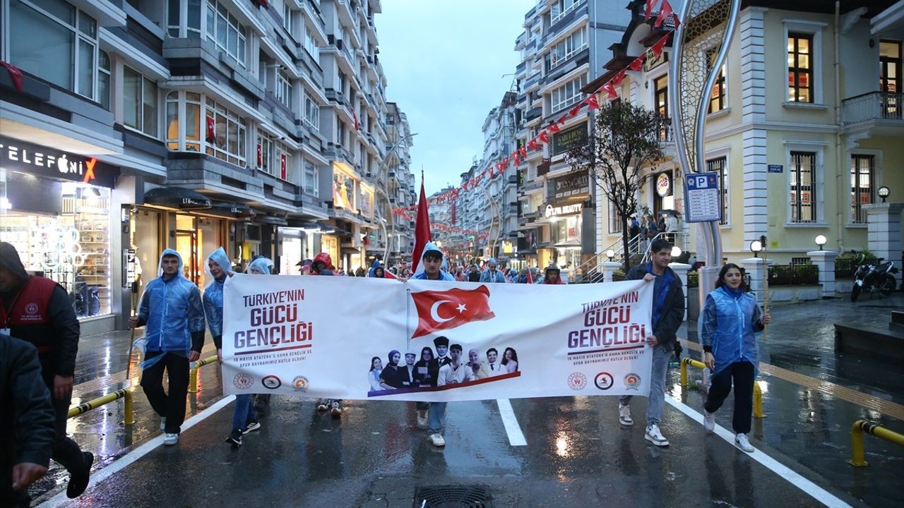 Samsun'da Anma Etkinlikleri: Bayrak Yürüyüşü ve Fener Alayı